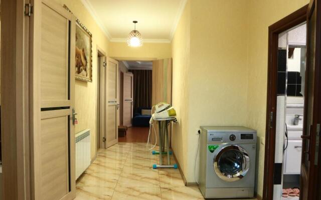 Rainbow Rooms Apart Hotel