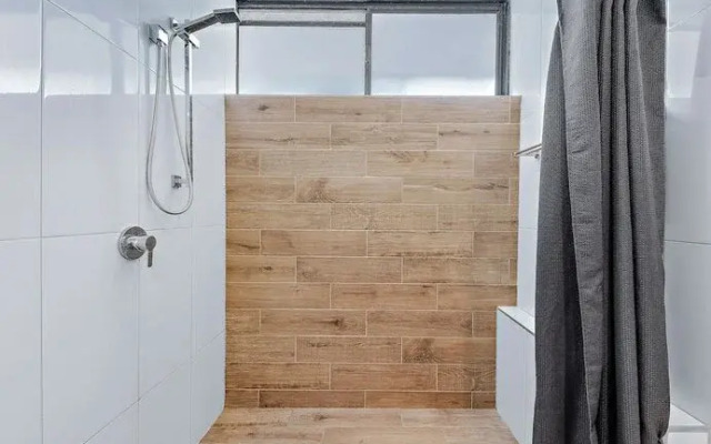 Indian Creek Suites