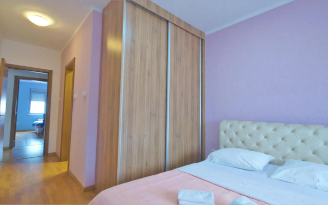 M&L Lux 3-bedroom apartment (sea view)