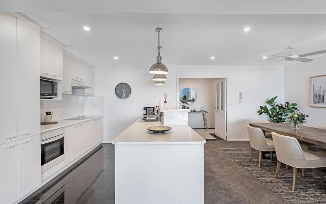 Le Vogue, Unit 22, 16 Magnus Street