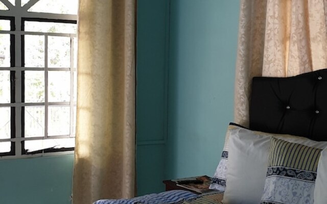 Queen's Comfort Inn