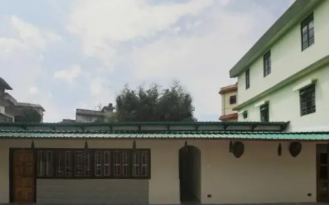 OYO 19292 55 Pillars House