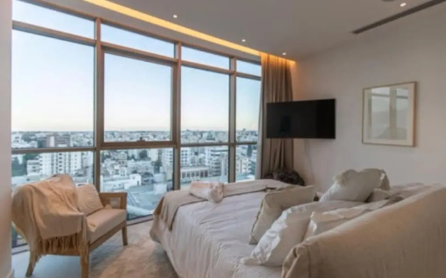 A Spectacular Suite Apartment on a new High Rise