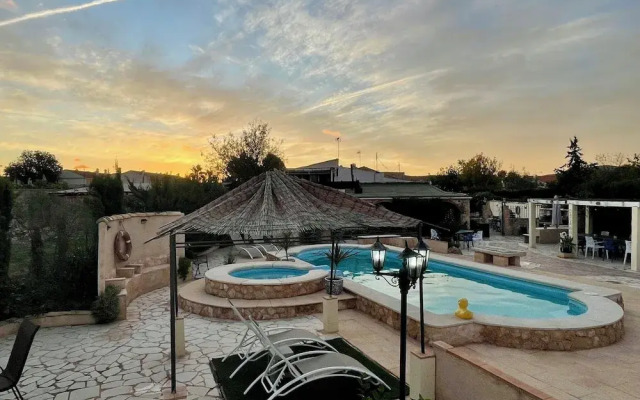 Self Catering Accommodation for the Larger Group