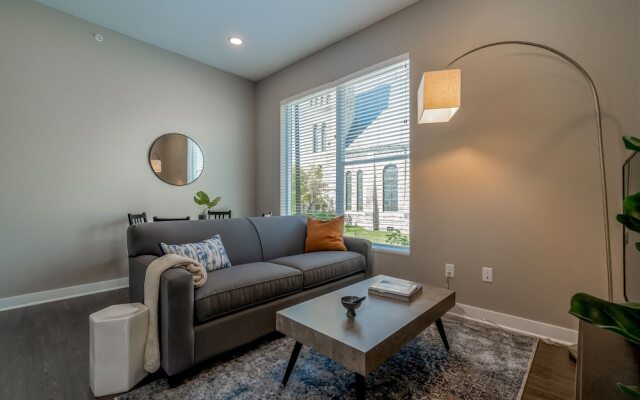 Des Moines Heavenly 1BD 1BA Downtown Apartment