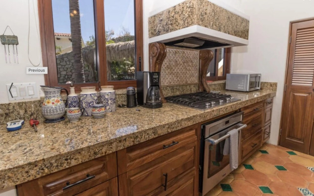 Casa Tranquila Only Steps to The Ocean 5-bedrooms Sleeps 9