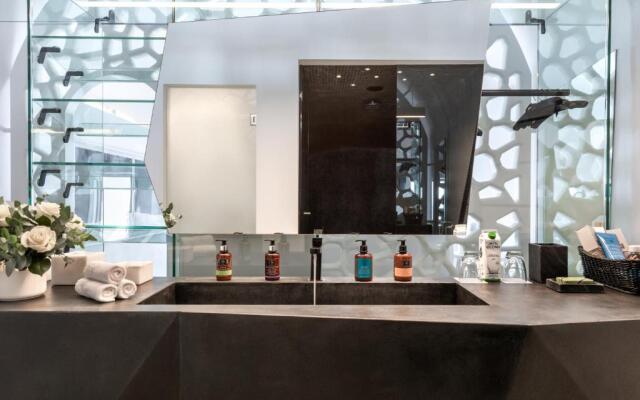 Grace Hotel, Auberge Resorts Collection
