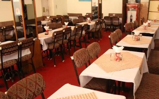 Hotel New Adarsh