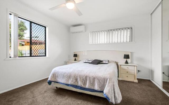 Bell Street 36 Dicky Beach