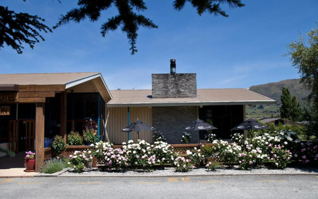 Wanaka Hotel