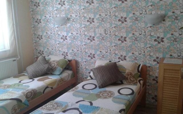 Hostel Zlatna Greda