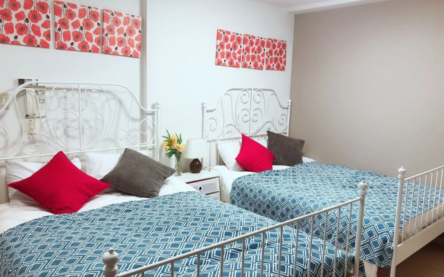 Sunny House At Nanba Tsutenkaku