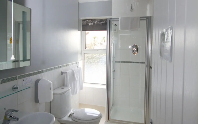 Pine Lodge Guest House