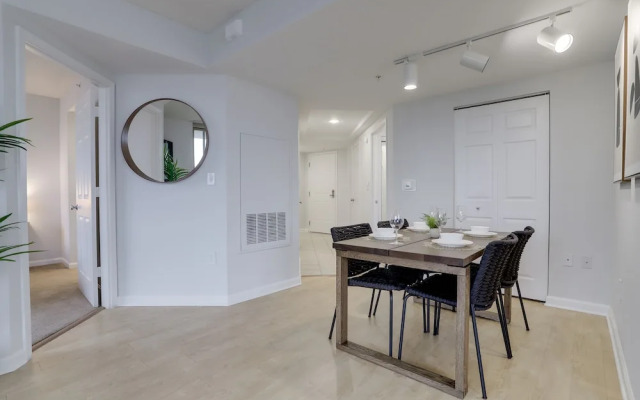 Spectacular Condo At Ballston With Gym