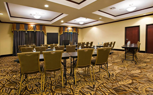 Holiday Inn Express &Suites Snyder by IHG