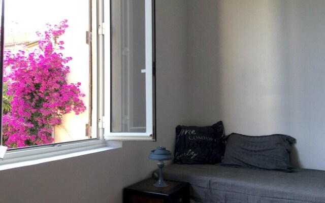 Studio in Antibes, With Furnished Terrace and Wifi - 500 m From the Be