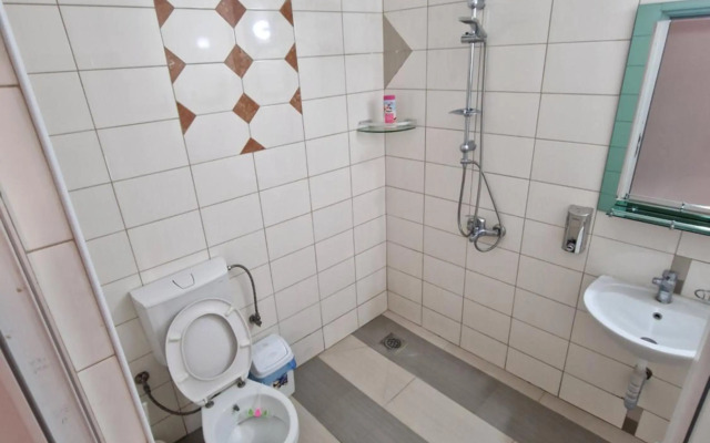 Hotel Yal Restaurant