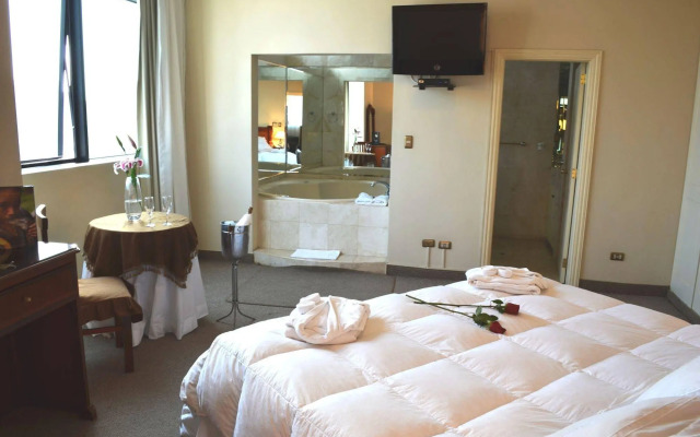 Miraflores Colon Hotel