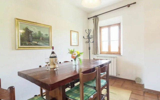 Elegant Holiday Home in Tuscany With Swimming Pool