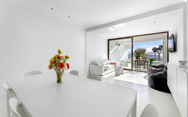 Beachfront apartment in Alcudia beach CB 3