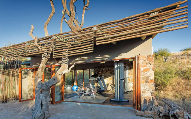 Tuningi Safari Lodge