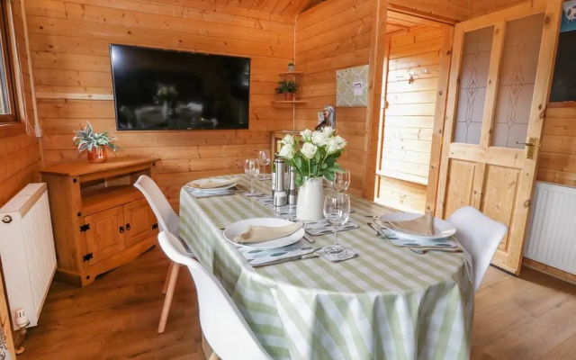 Mayfields Lodge