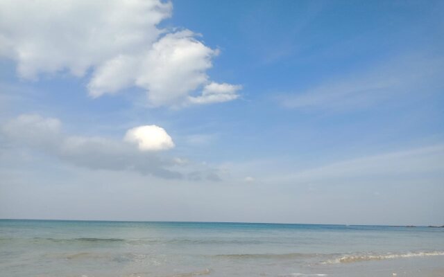 The Sea At Lanta Hotel