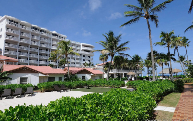 Beachcomber Resort & Club