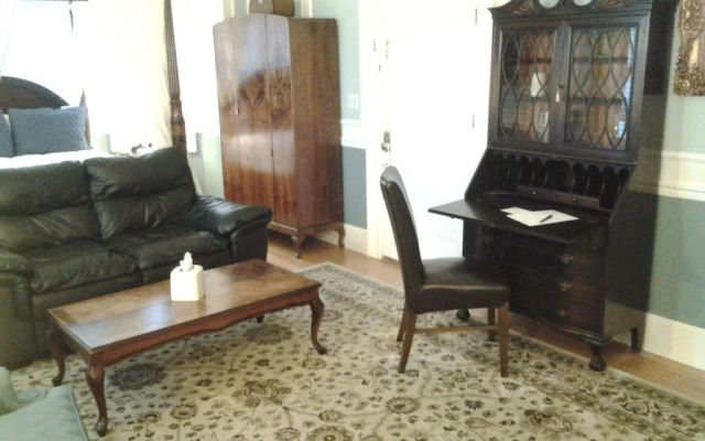 The Inn at Benicia Bay