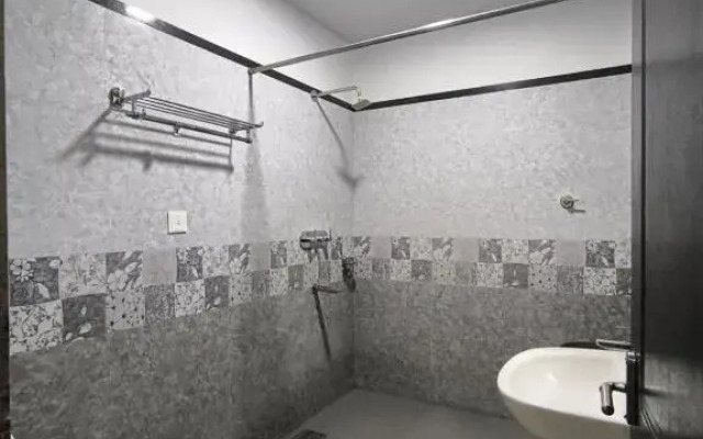 Pbs Grand by OYO Rooms