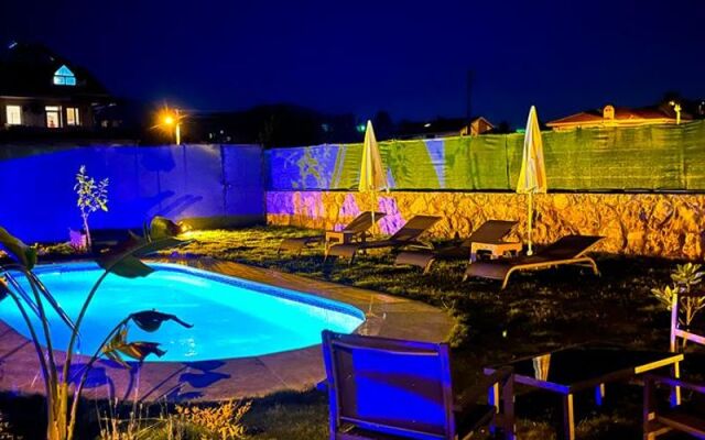Villa121