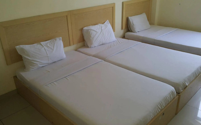 OYO 301 River Inn Hotel