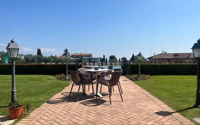 Le Terrazze Sul Lago Residence & Hotel