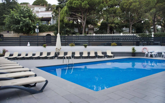 Summer Hotel