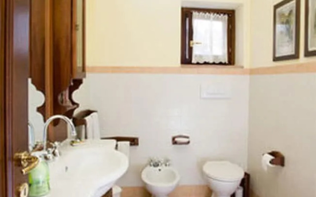 Casale La Pietra Gialla B&B