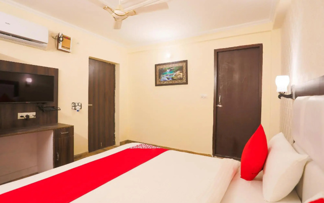 Hotel Lazeeno by OYO Rooms