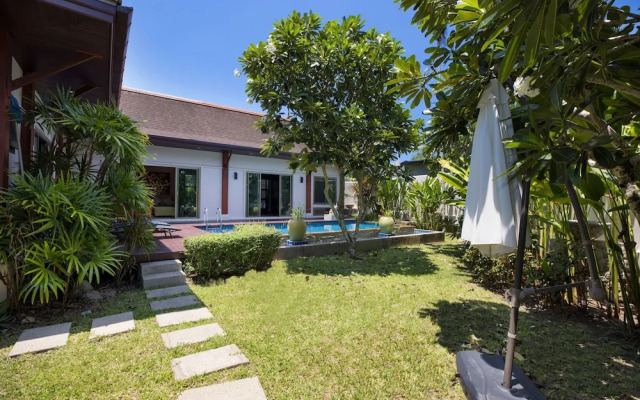 Live the Tropical Dream at Villa Mylico