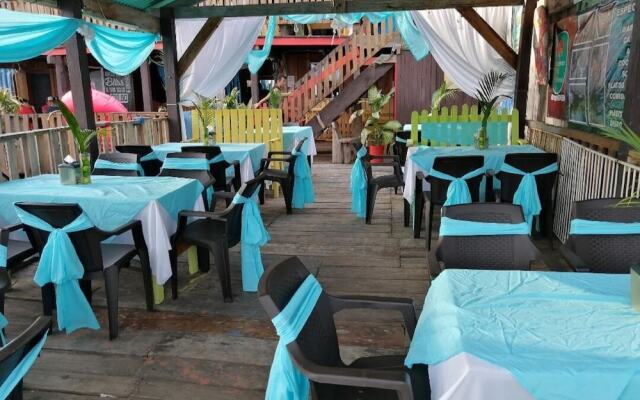 Hostal & Restaurante Bar Xtream