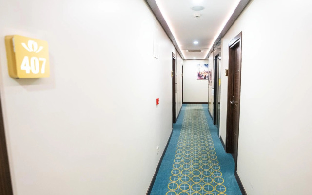 Golden Siyav Hotel
