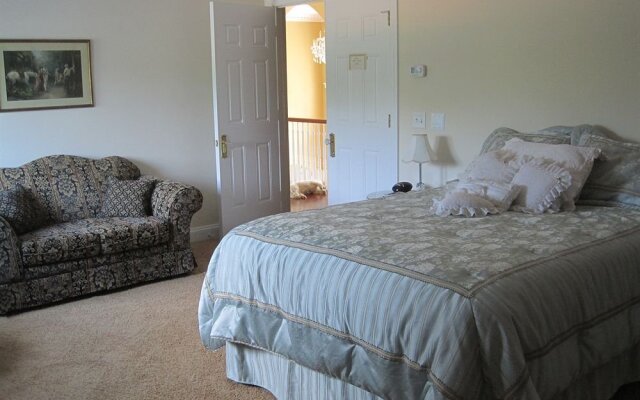 The Inn At Indian Creek & Indian Creek Bed and Stable