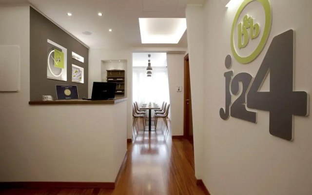 J24 B&B