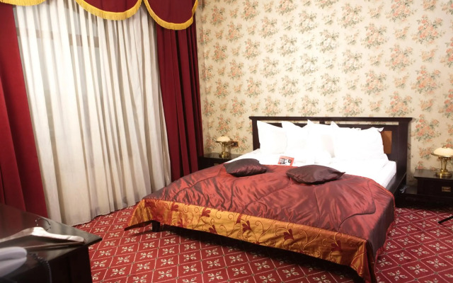 Phoenicia Grand Hotel