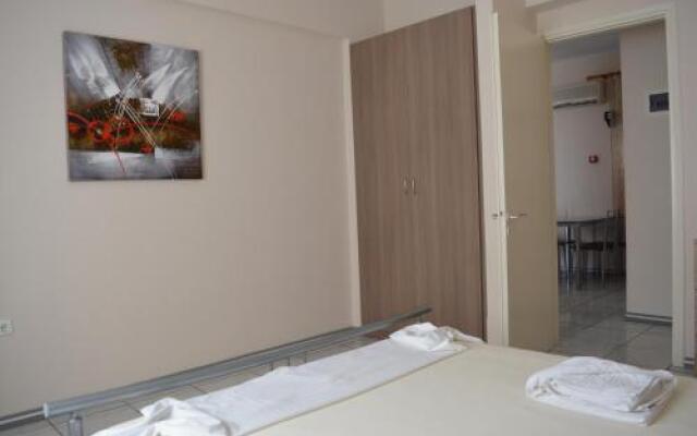 Iro Apartments