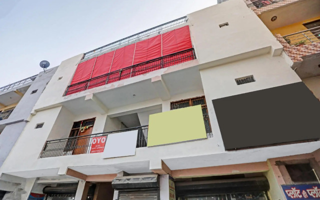 OYO 85984 Hotel Happy Spring