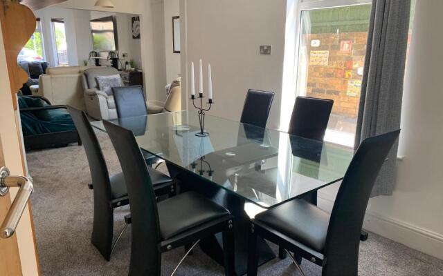 Large 3-bed House Lowestoft Near Sunrise Festival