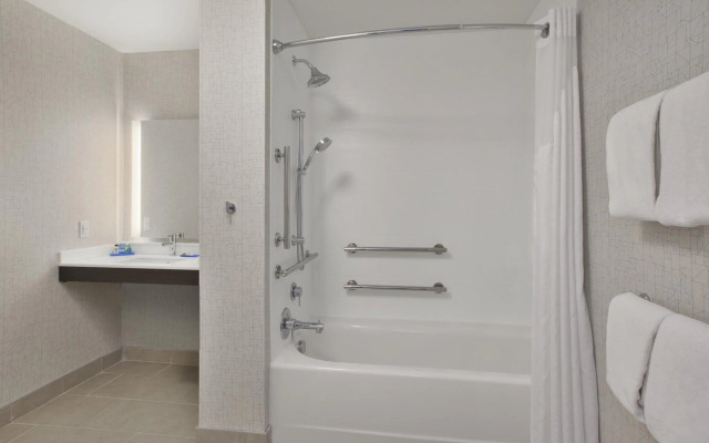 Holiday Inn Express Auburn Hills South