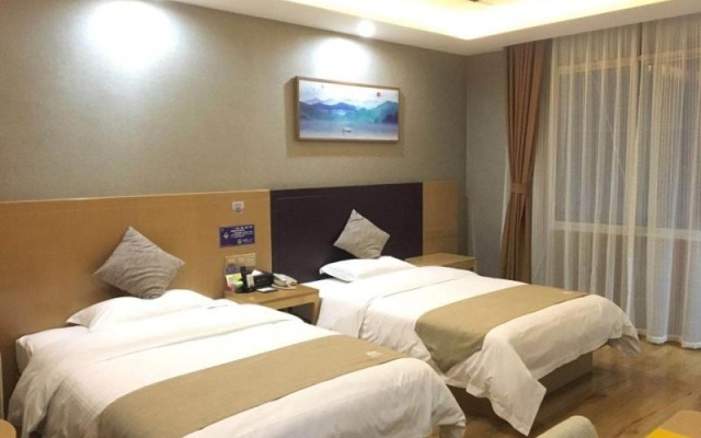 GreenTree Alliance Hotel Mang City Tuanjie Street North Bus Station – Guest Rooms – Dehong