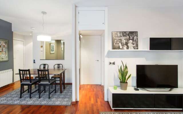 Centric Apartment Fira