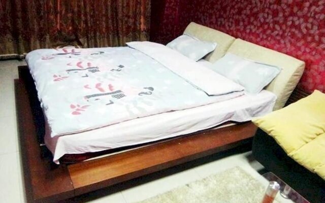 Shijiazhuang Love Nest Theme Apartment Hotel