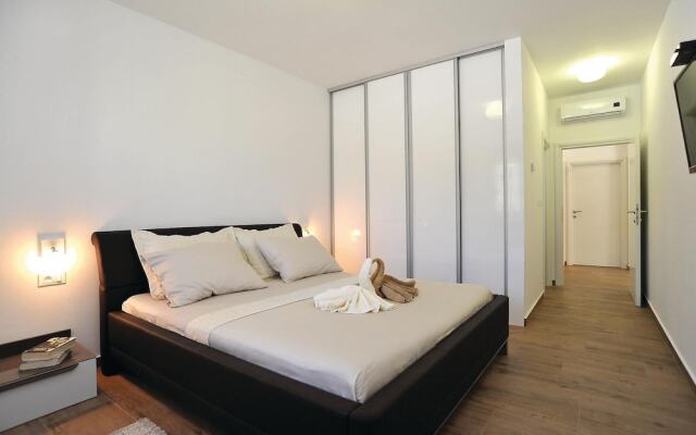 Beautiful Home in Sibenik With Wifi and 3 Bedrooms